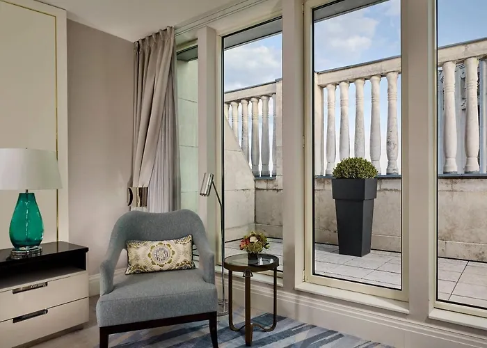 Al Habtoor Palace Budapest, Preferred & Hotel 5*